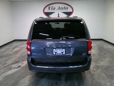 Used 2016 Dodge Grand Caravan SXT w/ Rear Park Assist Package image 8