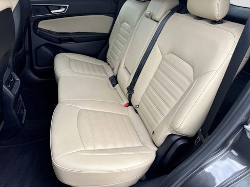 Used 2020 Ford Edge SEL image 18