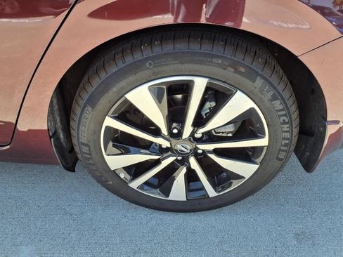 Certified 2025 Nissan Sentra SV w/ SV Premium Package FWD image 20