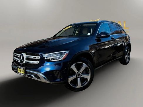 Used 2021 Mercedes-Benz GLC 300 4MATIC image 3