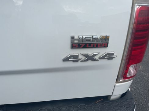 Used 2016 RAM 1500 Laramie w/ Convenience Group image 10