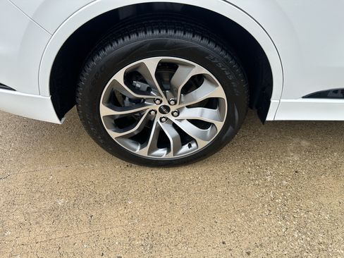 Used 2026 Lincoln Aviator AWD w/ Jet Appearance Package image 3