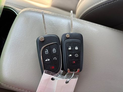 Used 2014 Chevrolet Volt Premium w/ Premium Trim Package FWD image 21
