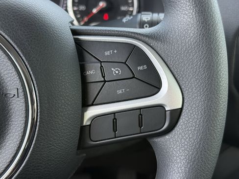 Used 2020 Jeep Renegade Sport image 24