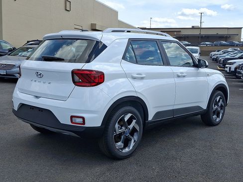 New 2026 Hyundai Venue SEL FWD image 4