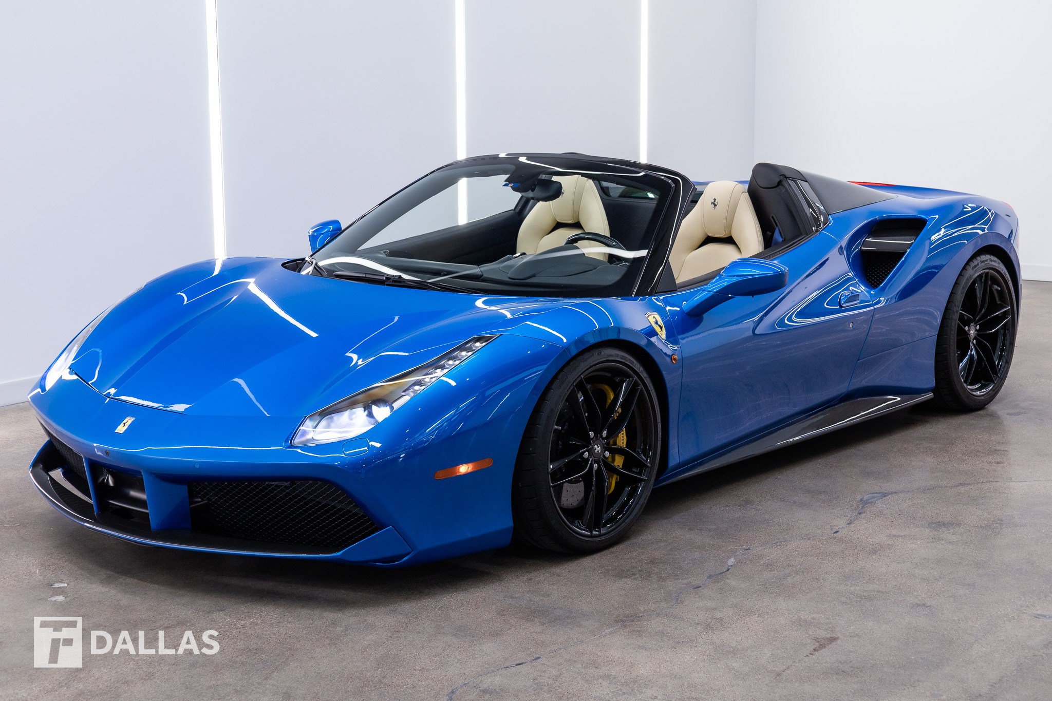 Used 2017 Ferrari 488 Spider RWD image 2