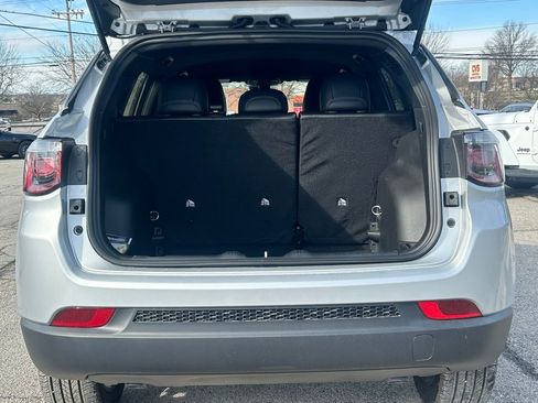 New 2026 Jeep Compass Latitude image 8