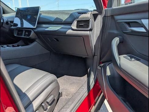 New 2025 VinFast VF 8 Plus image 20