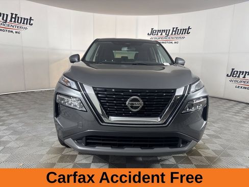 Used 2021 Nissan Rogue SV image 4