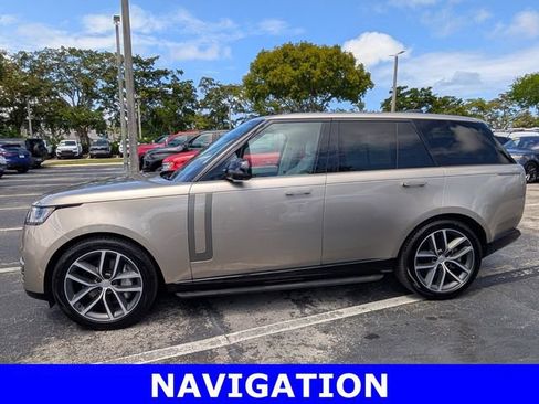 Used 2024 Land Rover Range Rover SE AWD/4WD image 4