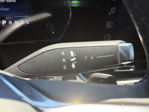 Used 2026 Chevrolet Equinox LT w/ Convenience Package II FWD image 25