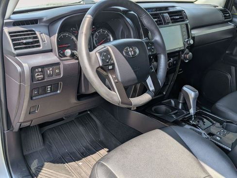 Used 2021 Toyota 4Runner TRD Off-Road Premium w/ Moonroof Package AWD/4WD image 10