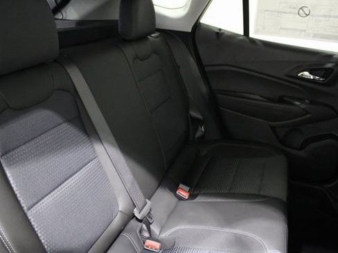 New 2026 Chevrolet Trax LT w/ Sunroof Package image 28