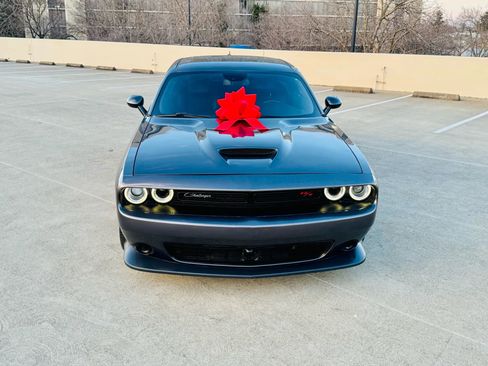 Used 2016 Dodge Challenger SRT w/ Technology Group image 26