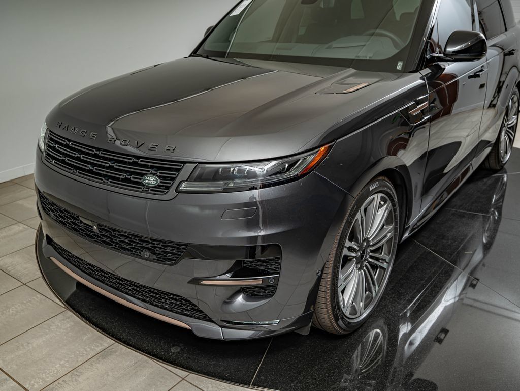 New 2026 Land Rover Range Rover Sport Dynamic SE AWD/4WD image 14