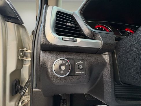 Used 2016 GMC Acadia SLT w/ Open Road Package image 18