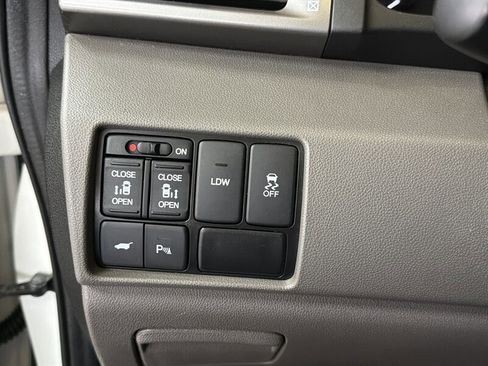 Used 2014 Honda Odyssey Touring Elite image 15