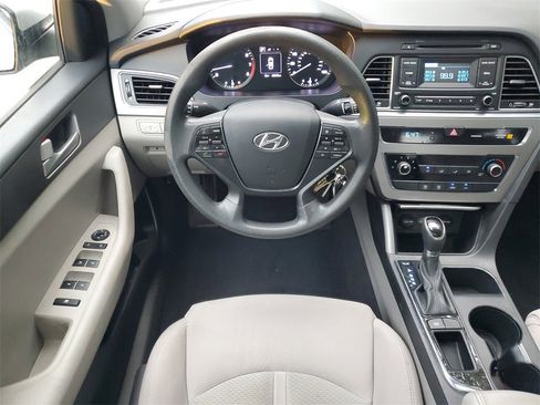 Used 2015 Hyundai Sonata SE image 10