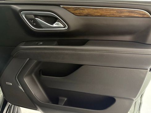 Used 2023 Chevrolet Suburban Premier RWD image 46