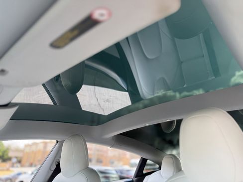 Used 2021 Tesla Model 3 Standard Range Plus image 50