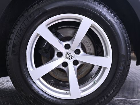 Used 2019 Porsche Macan image 12