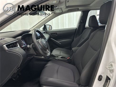 Used 2022 Toyota Corolla Cross LE image 8