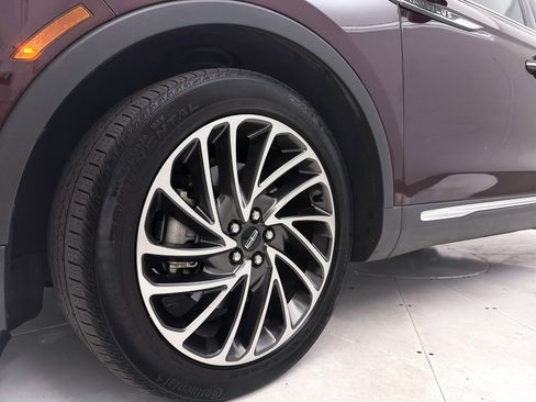 Used 2019 Lincoln Nautilus Reserve image 16