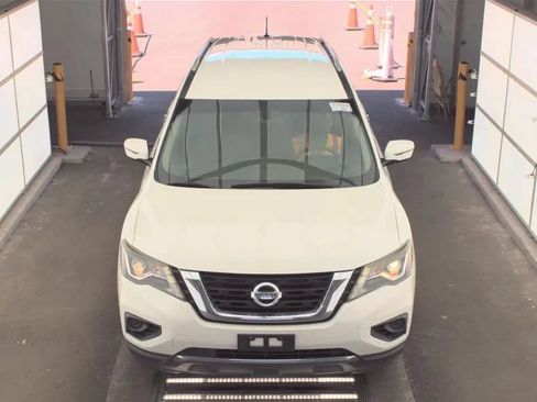Used 2017 Nissan Pathfinder S FWD image 3