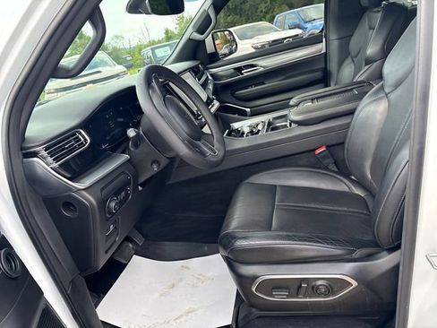 Used 2022 Jeep Wagoneer Series I AWD/4WD image 8