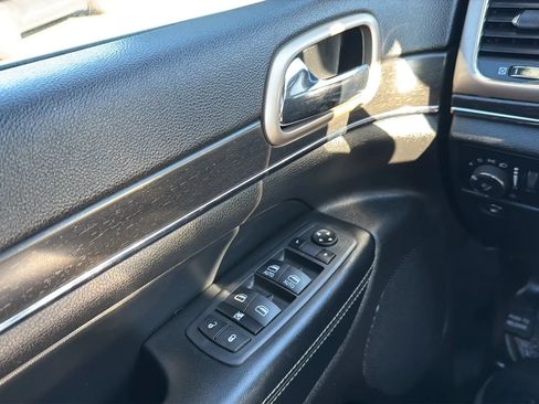 Used 2017 Jeep Grand Cherokee Limited w/ Luxury Group II AWD/4WD image 19
