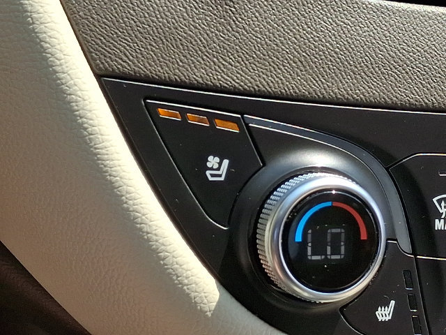 Used 2023 Chevrolet Malibu LT FWD image 23