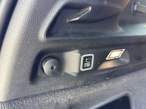 Used 2024 Jeep Grand Cherokee L Summit w/ Luxury Tech Group V image 48