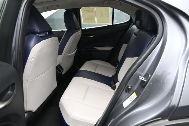 Used 2019 Lexus UX 200 w/ Premium Package FWD image 13