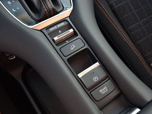 Certified 2025 Honda HR-V Sport image 24