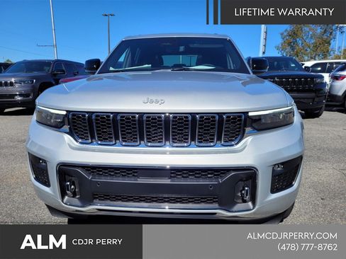 New 2025 Jeep Grand Cherokee Overland w/ Luxury Tech Group IV AWD/4WD image 17