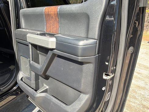 Used 2017 Ford F250 Platinum w/ Platinum Ultimate Package image 19