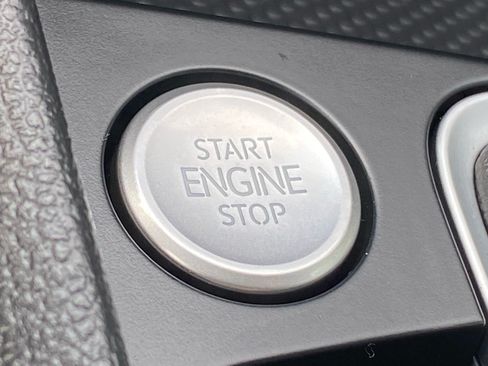 Certified 2023 Volkswagen Jetta SEL FWD image 19