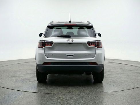 Used 2025 Jeep Compass Limited AWD/4WD image 7