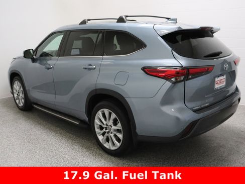 Used 2023 Toyota Highlander Limited image 9