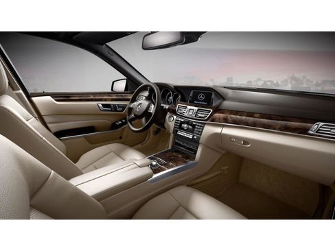 Used 2014 Mercedes-Benz E 350 Sedan image 3