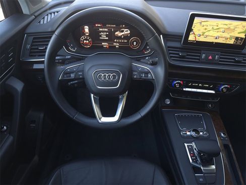 Used 2018 Audi Q5 2.0T Premium Plus w/ Premium Plus Package image 14