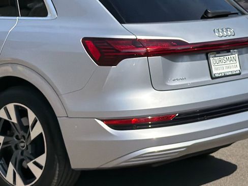 Used 2023 Audi e-tron Premium Plus w/ Premium Plus Package AWD/4WD image 4