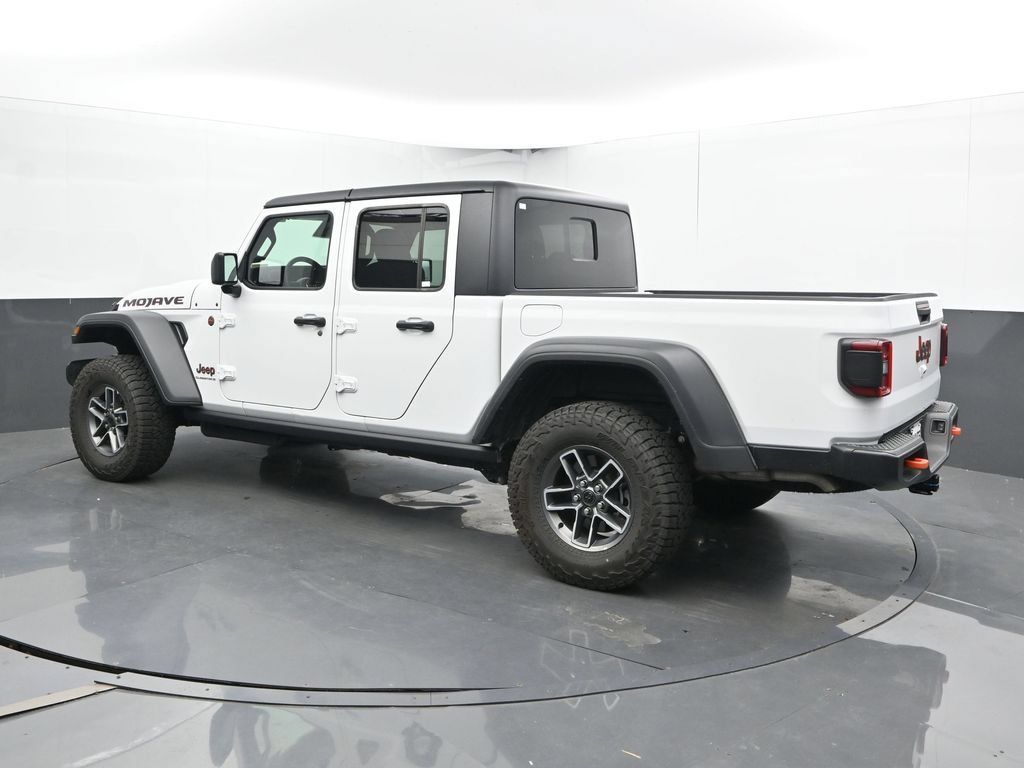 Used 2026 Jeep Gladiator Mojave AWD/4WD image 10