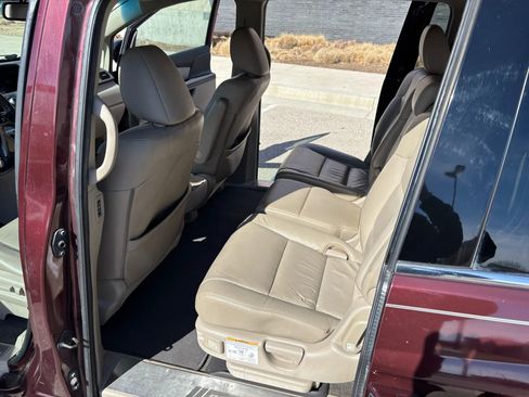 Used 2012 Honda Odyssey Touring Elite image 26