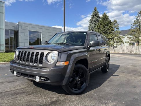 Used 2016 Jeep Patriot 75th Anniversary w/ Power Value Group AWD/4WD image 3