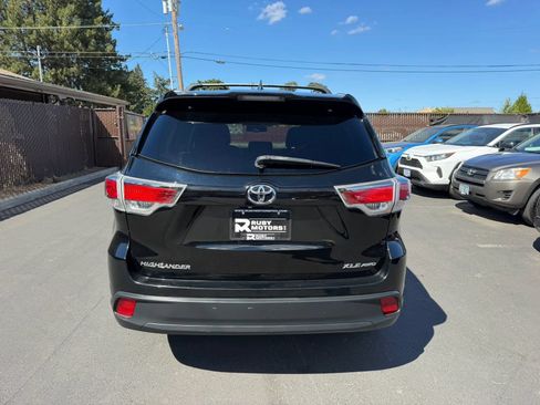 Used 2015 Toyota Highlander XLE AWD/4WD image 5