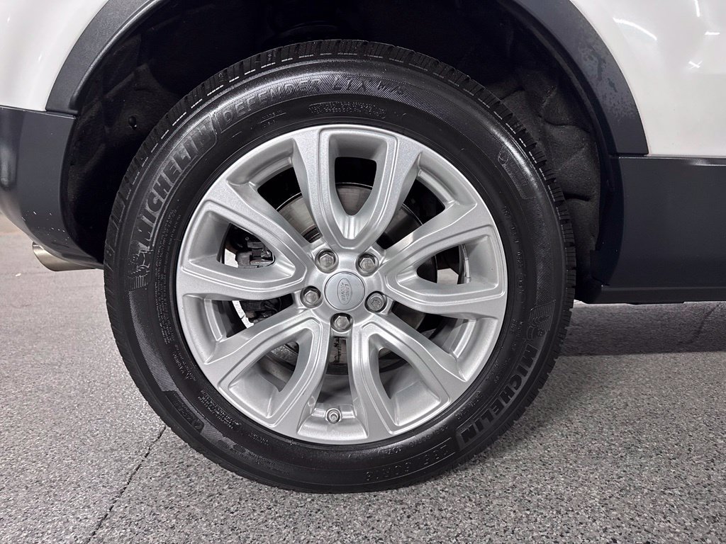 Used 2019 Land Rover Range Rover Evoque AWD/4WD image 9