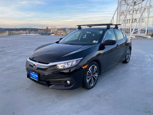 Used 2018 Honda Civic EX-T image 4