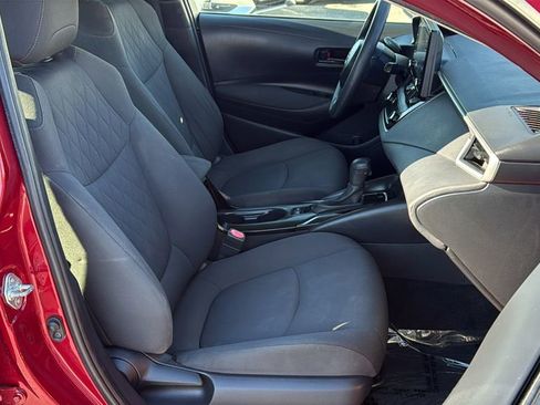 Used 2022 Toyota Corolla LE image 11