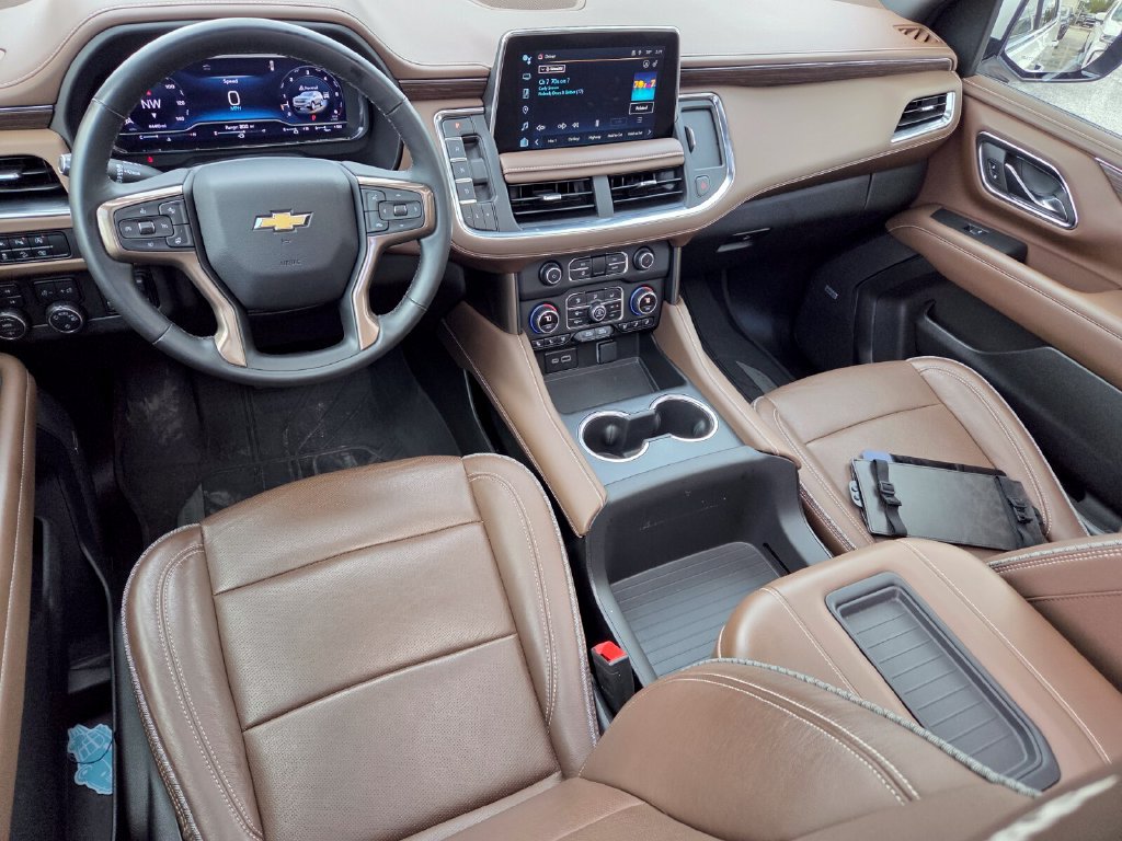 Used 2024 Chevrolet Tahoe High Country AWD/4WD image 11